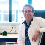 Dr. Robert Vries